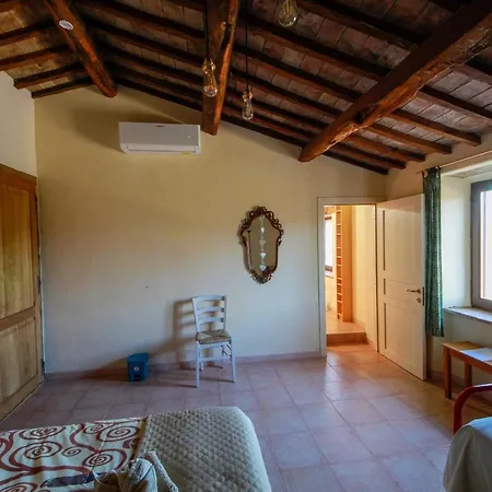 مزرعة للإقامة Poggio Monte *